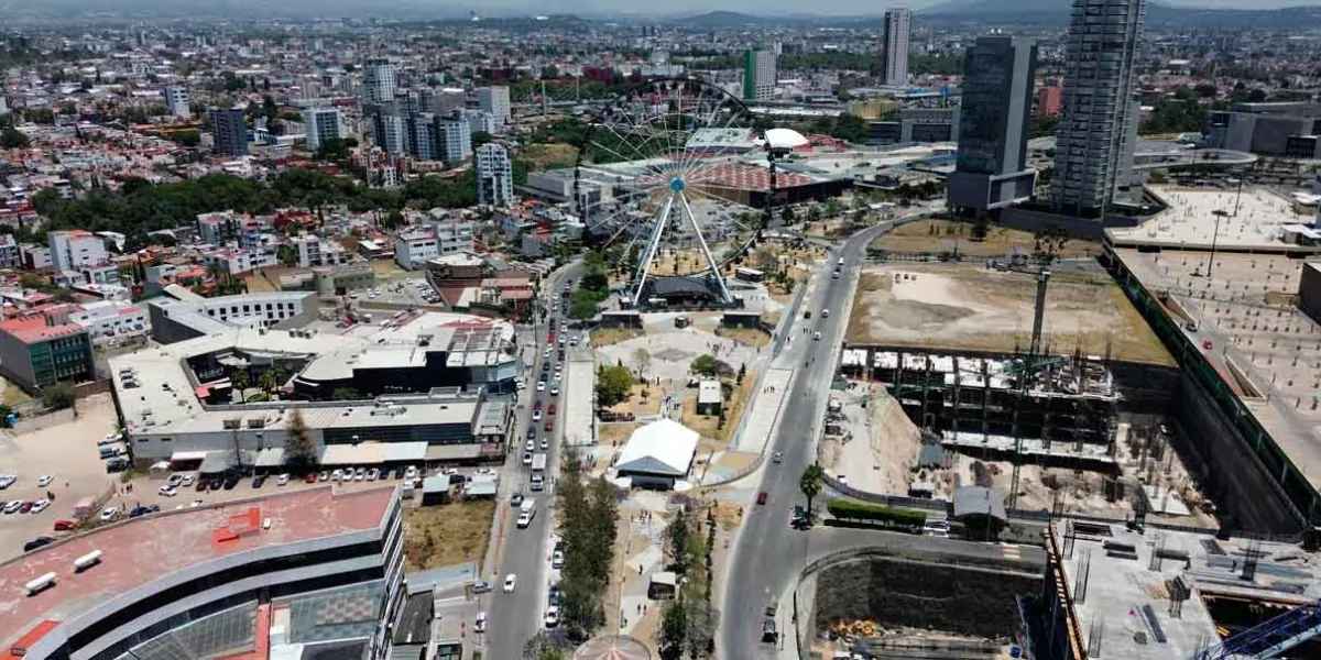 Se construyó un paso deprimido con una longitud de 174 metros, en una superficie de mil 426 metros cuadrados