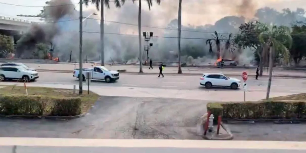 VIDEO. Nuevo accidente aéreo en EE. UU.: avioneta se estrella en zona ferroviaria de Boca Ratón