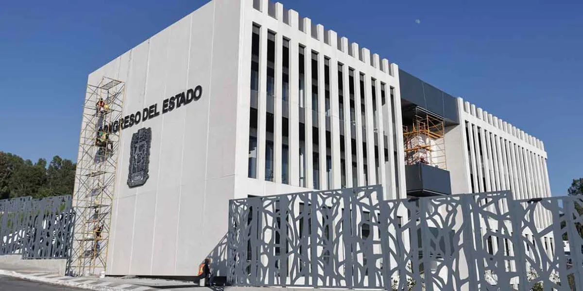 Congreso de Puebla deslinda responsabilidad por goteras: Señala a constructora y Secretaría de Infraestructura