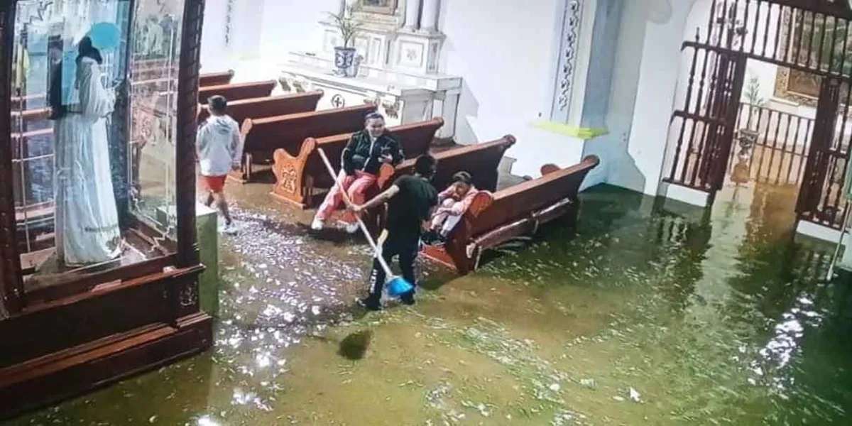Granizada inunda iglesias en San Salvador El Verde: el agua alcanzó los 50 centímetros