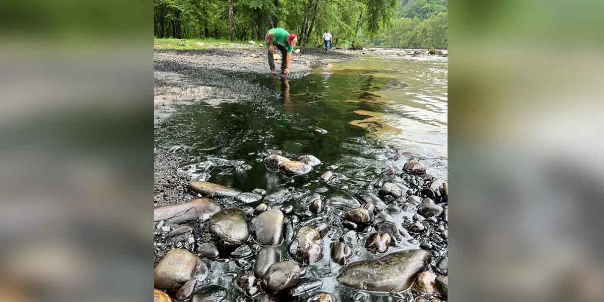Ruptura en ducto de PEMEX causa desastre ambiental en Jalpan
