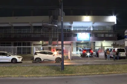 Asaltan a mujeres en la “Iglesia de Dios” en Puebla y roban camioneta de lujo