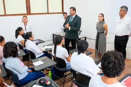 Más espacios para estudiar; USEP recibe a 3 mil 515 estudiantes