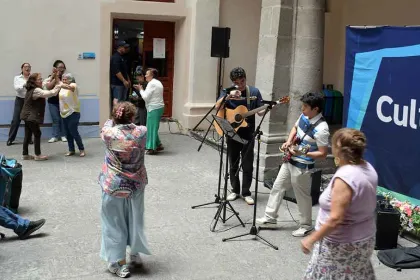BUAP dedica jornada cultural a personas mayores en Casa de las Bóvedas