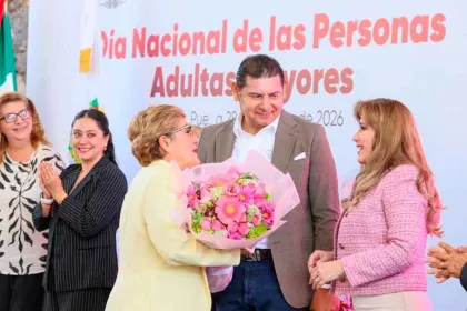 Personas adultas mayores son pilares en las familias: Armenta Mier