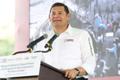Armenta impulsa campo y carreteras con nuevas obras en Puebla