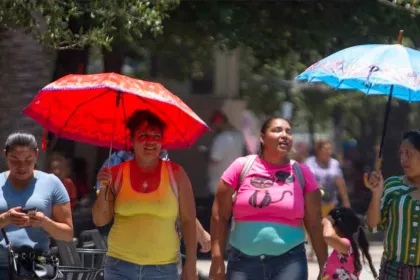 Aulas sin aire: calor extremo manda a 730 mil alumnos a casa
