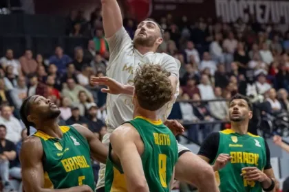 México vence a Brasil con un triple milagroso de Andriassi