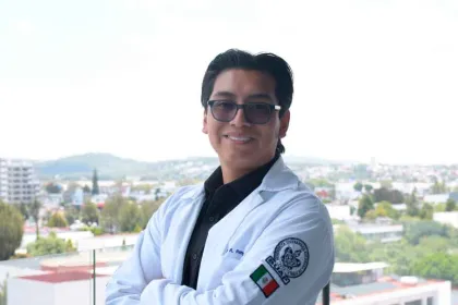 Egresado BUAP competirá por llevar experimento celular a la ISS
