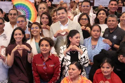 Diputados entregan apoyos del Programa de Obra Comunitaria en beneficio de los distritos locales