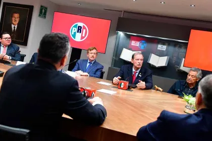 Fox vuelve al PRI 26 años 