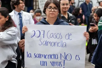 Gastroenteritis, chinches y desabasto: médicos estallan contra el Hospital General de México