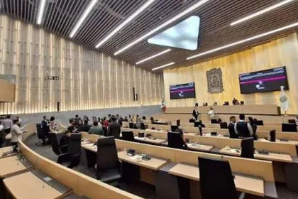 Advierte el PRI temporada de "diputados chapulines" para mantener "el hueso"