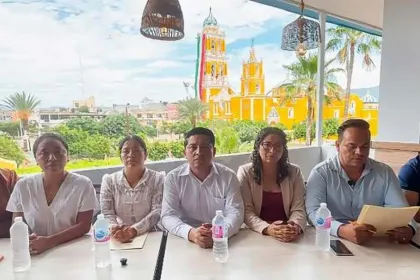 Renuncian regidores y síndico en Acatlán y solicitan revocación de la alcaldesa