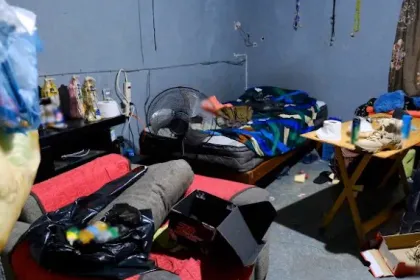 Rescatan a 8 hombres cautivos y descubren finca de rehabilitación forzada usada por el crimen organizado en Tecalitlán