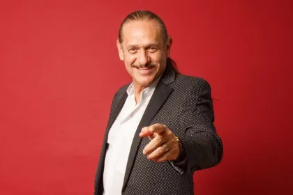 Teo González llega a Tlaxcala con imitaciones, humor y más de 45 años de carrera