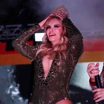 Lucía Méndez hace playback y quedó en evidencia por fallar audio en el Zócalo
