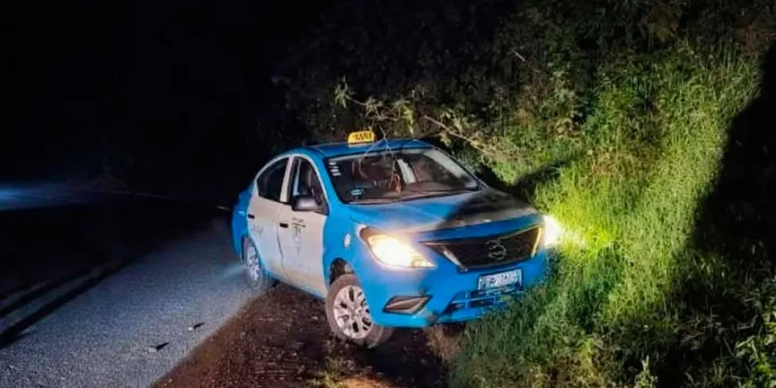 Sicarios ejecutan a taxista en carretera de Huauchinango