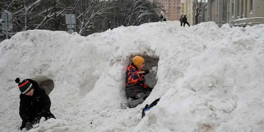 Nevadas extremas en Rusia dejan muertos y paralizan Kamchatka bajo metros de nieve