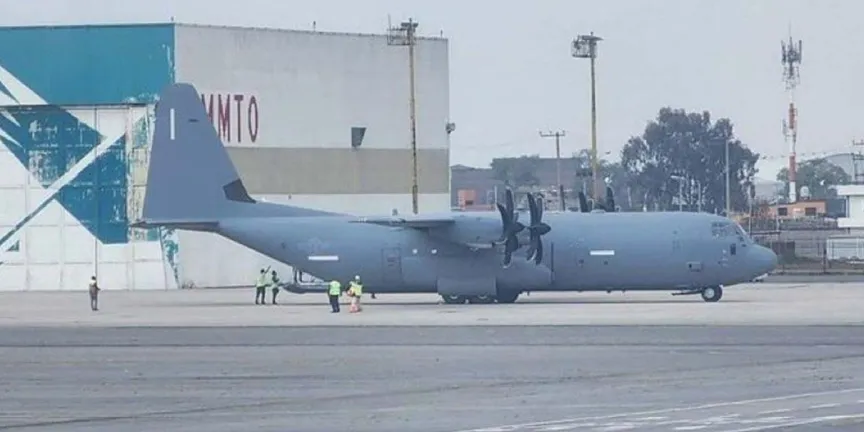 Vuelo militar de EU toca tierra en Toluca tras alerta aérea; gobierno responde