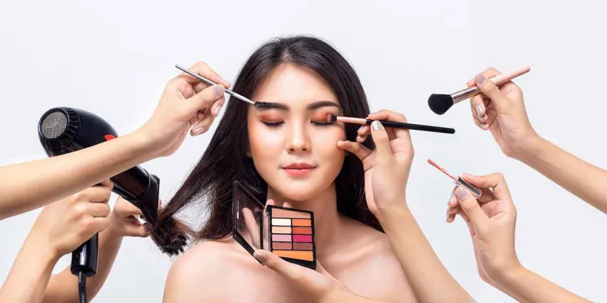 Belleza y dinero: maquillaje puede aumentar hasta 20% el salario femenino