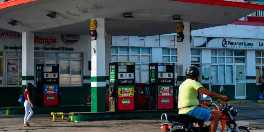 Donald Trump ‘apiadó’ de Cuba: EU permitirá reventa de petróleo venezolano bajo restricciones