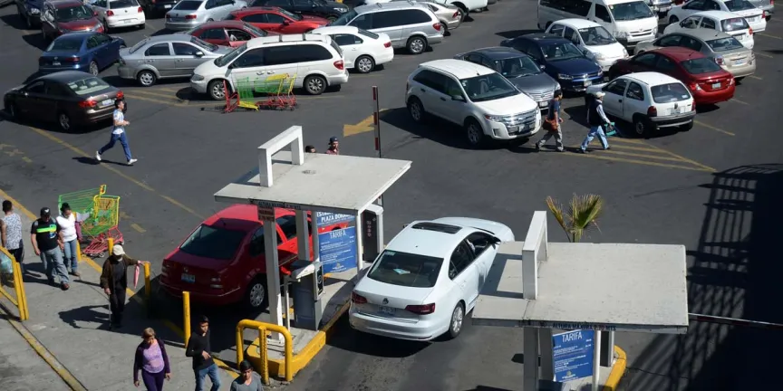 Iniciativa del PVEM busca proteger a usuarios de estacionamientos en Puebla