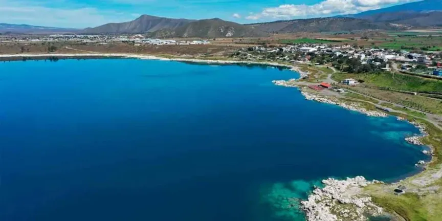 Laguna de Alchichica: El santuario prehispánico en Puebla que esconde el origen de la vida