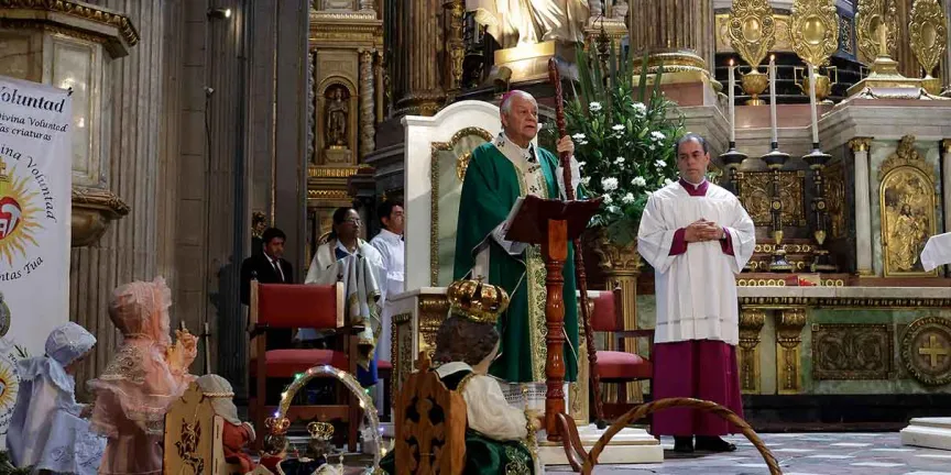Arzobispo de Puebla resalta la vida consagrada en misa por el Día de la Candelaria