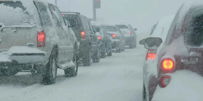 Nueva York declara toque de queda por tormenta histórica