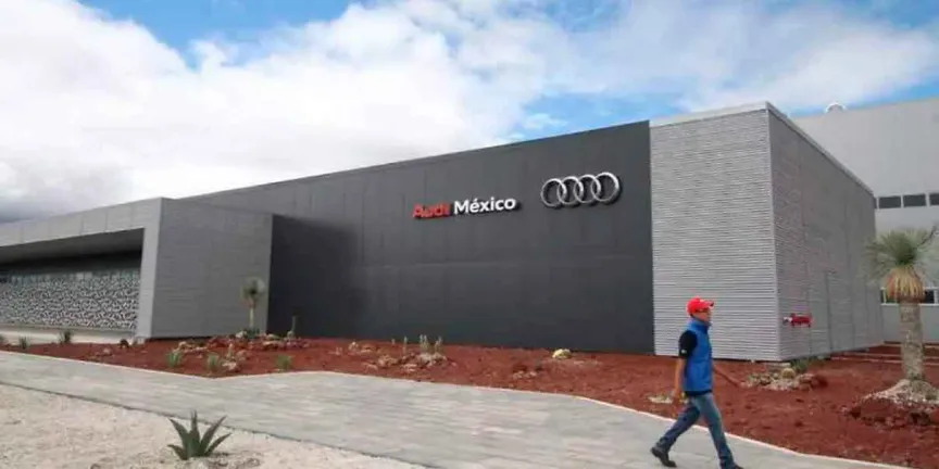 Problemas logísticos provocan suspensión parcial de labores en Audi México
