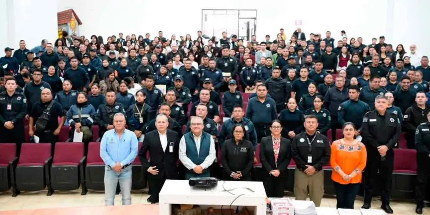  Policías y alumnos de Huauchinango recibieron capacitación en seguridad 