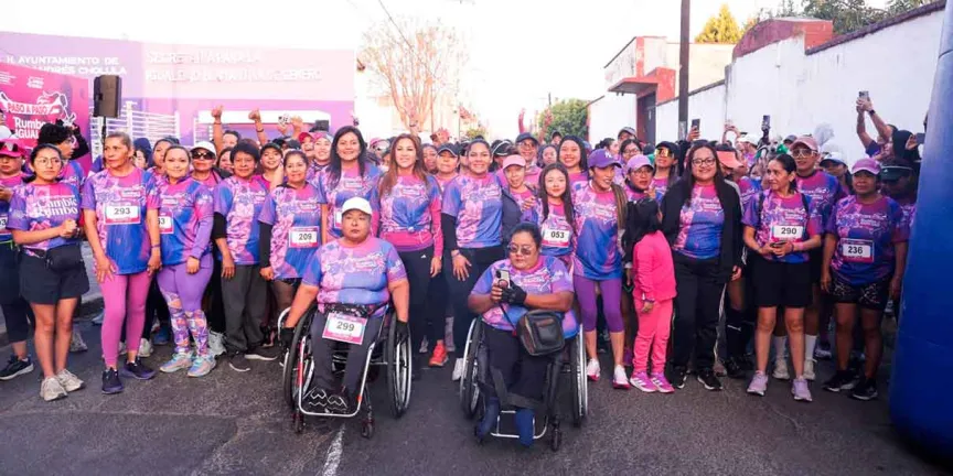 Lupita Cuautle encabeza carrera por la igualdad en San Andrés Cholula durante el 8M