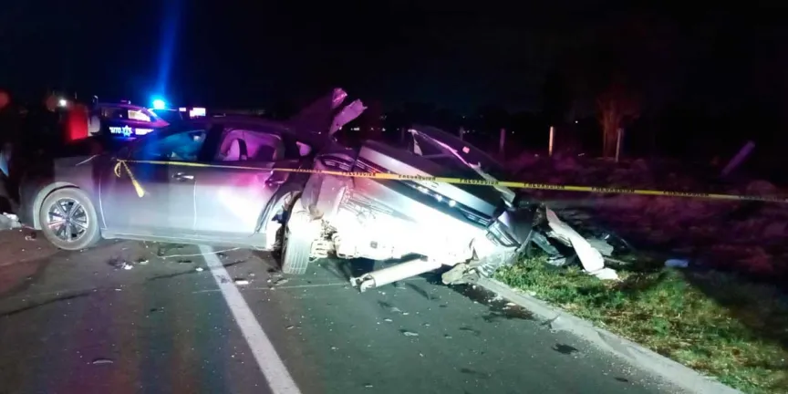 Camión destruyó auto y mató a madre e hija en Huejotzingo