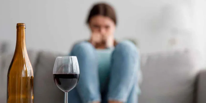 Consumo de alcohol y drogas en mujeres crece en Puebla y ya alcanza al de hombres