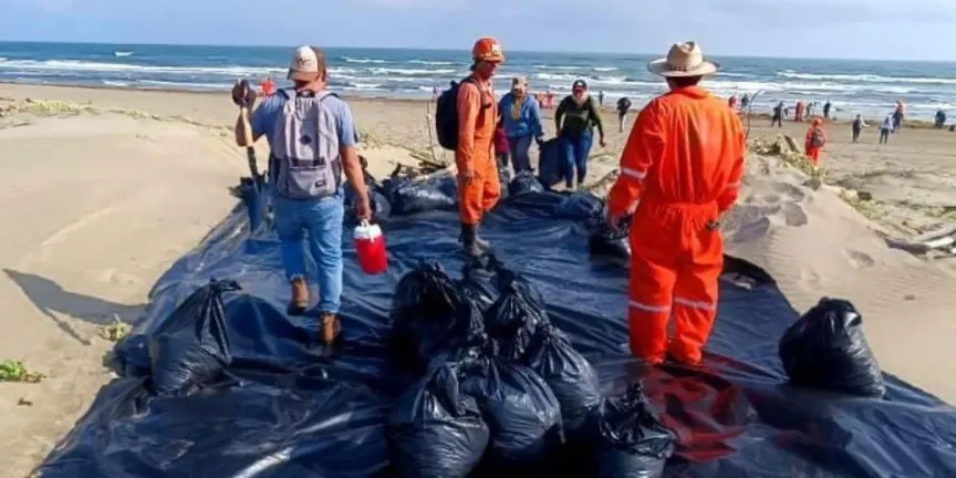 Derrame en el Golfo de México: acusan que autoridades sabían y no activaron protocolos
