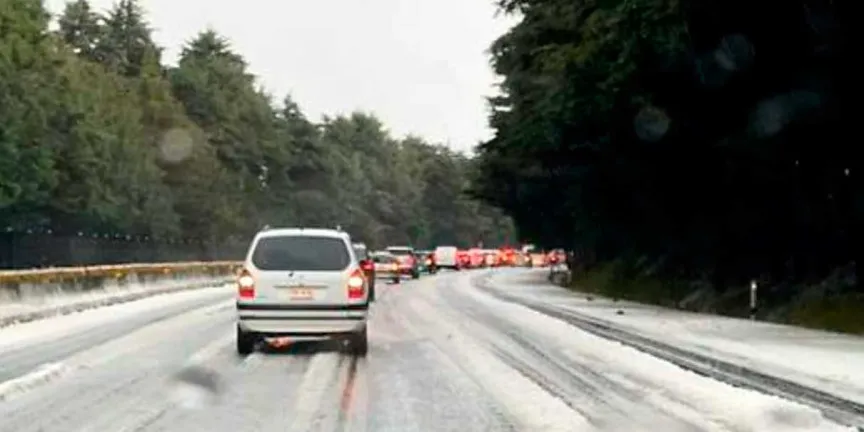 Granizada sorprendió a conductores en la México-Puebla