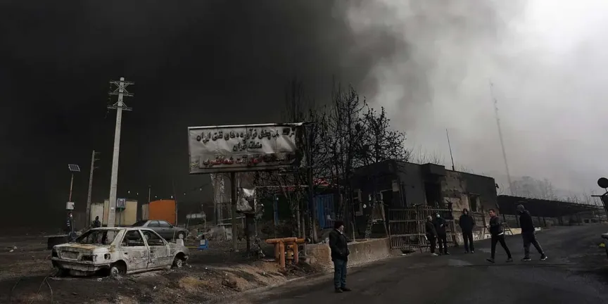Irán lanza misiles modernos contra Israel y una instalación militar de EE.UU.
