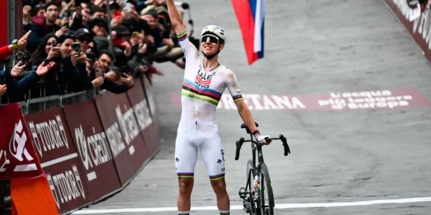 Isaac del Toro logra histórico podio en Strade Bianche
