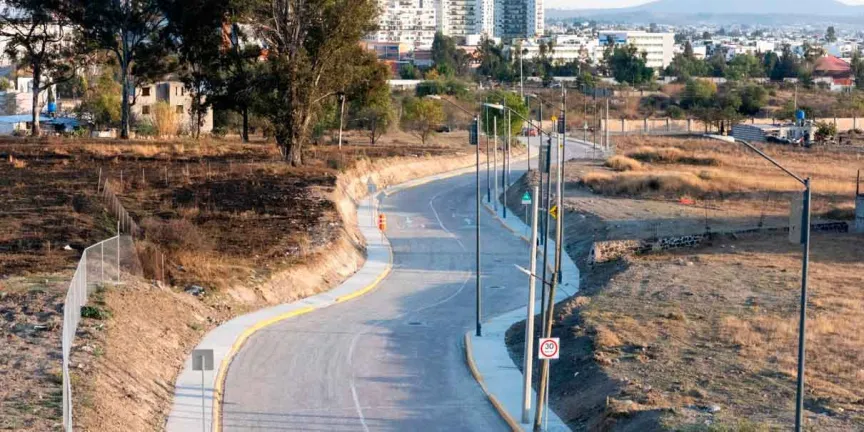 Mejora Lupita Cuautle conexión hacia la Vía Atlixcáyotl con entrega de obra