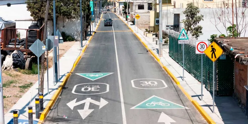 Guadalupe Cuautle entregó moderna vialidad en San Luis Tehuiloyocan