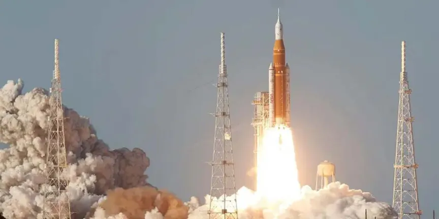 Artemis II inicia misión hacia la Luna tras más de 50 años