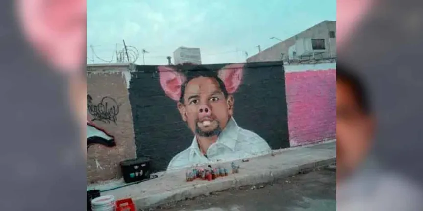 Detienen a muralistas en Ciudad Juárez por pintar al alcalde como cerdo; desata debate sobre libertad de expresión