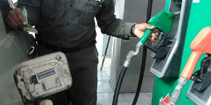 Gasolineros pactan con Sheinbaum estabilizar el precio del diésel en 28 pesos por litro