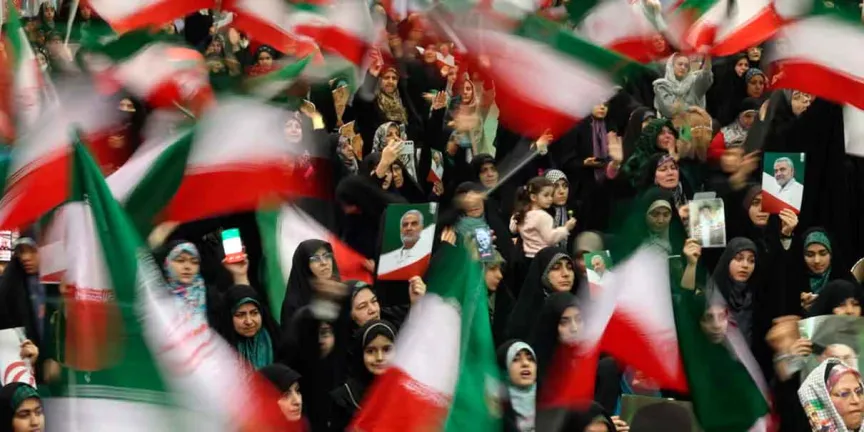 Irán protesta contra amenazas de Trump: cadenas humanas protegen centrales eléctricas y puentes