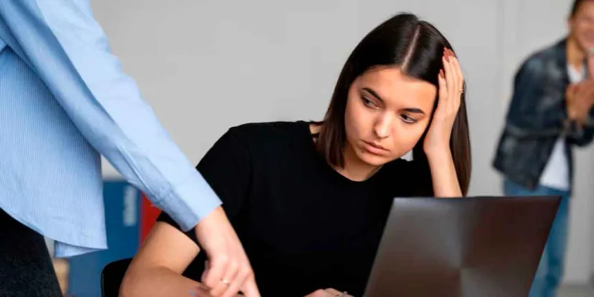 Jefes tóxicos disparan estrés laboral: así afectan tu salud mental
