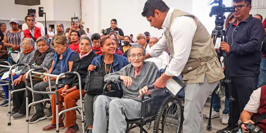 Omar Muñoz fortalece a familias con apoyos funcionales