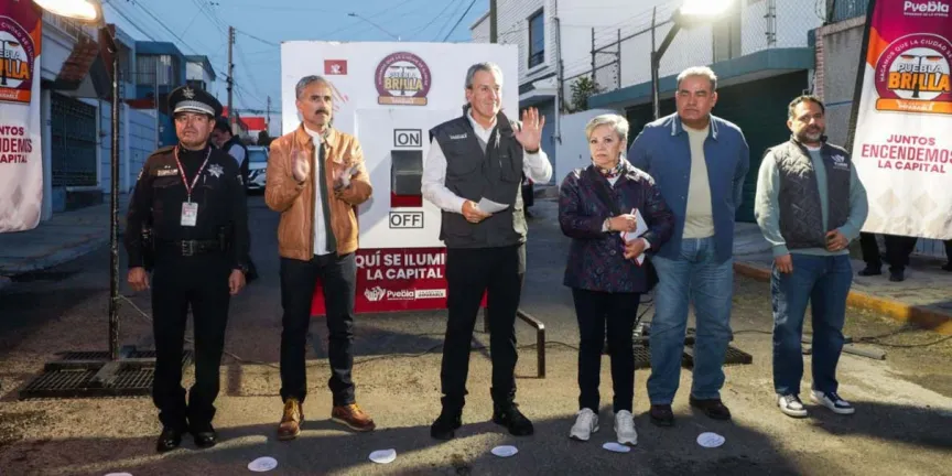 Gobierno de Puebla acelera modernización de alumbrado en toda la ciudad