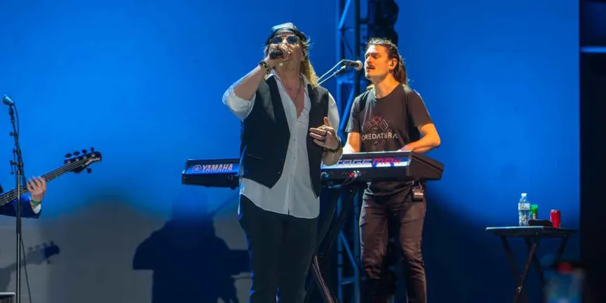 Estallido musical de TOTO en el Teatro del Pueblo