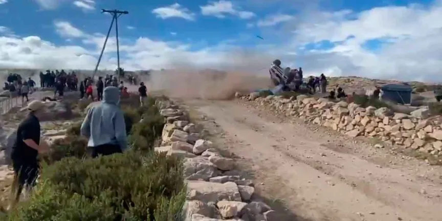 Tragedia en rally de Córdoba: auto se sale del camino y mata a espectador